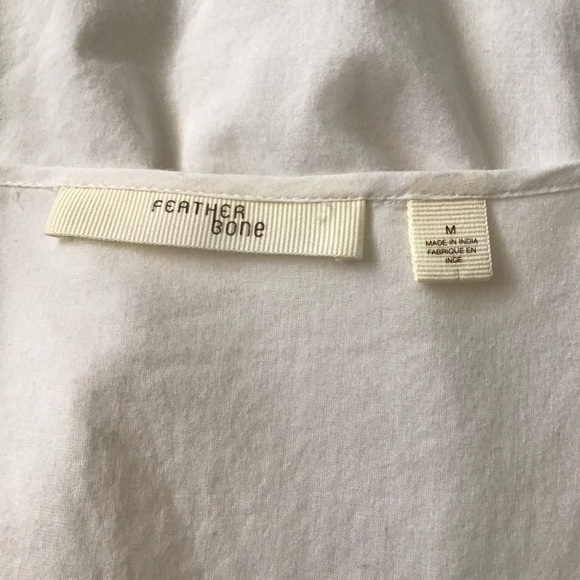 Feather Bone Sleeveless Tiered White Dress Lace Detail Size Medium - Picture 4 of 13